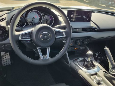 New 2026 MAZDA MX-5 Miata Club w/ Interior Package RWD image 6