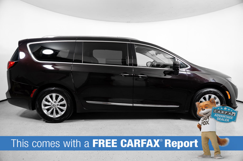 Used 2018 Chrysler Pacifica Touring-L w/ Advanced Safetytec Group FWD image 3