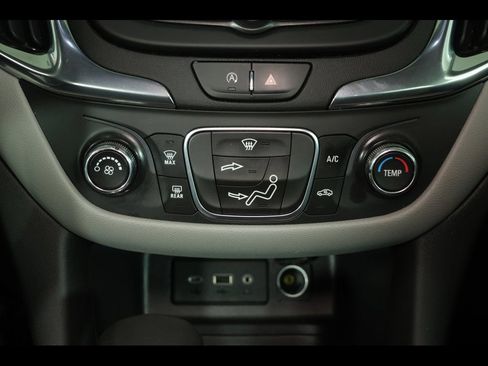 Used 2023 Chevrolet Equinox LS w/ Driver Confidence II Package FWD image 20