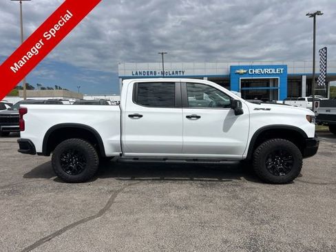Used 2025 Chevrolet Silverado 1500 ZR2 w/ Technology Package AWD/4WD image 2