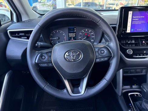 Used 2024 Toyota Corolla Cross LE FWD image 14