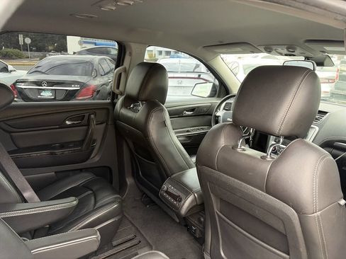 Used 2015 GMC Acadia SLT image 12