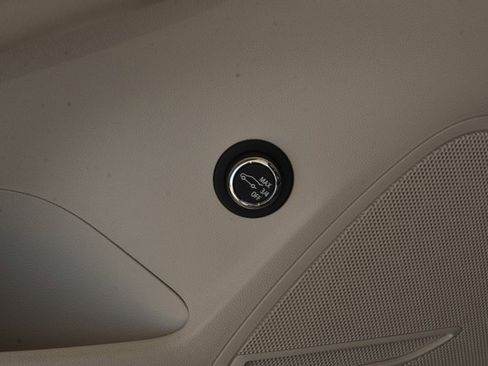 Used 2021 Buick Envision Essence image 11