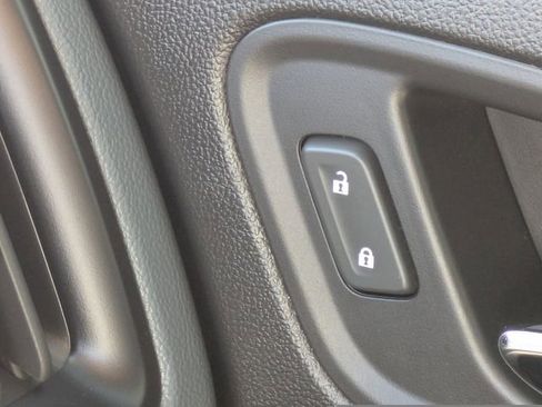 Used 2020 Chevrolet Colorado Z71 image 27