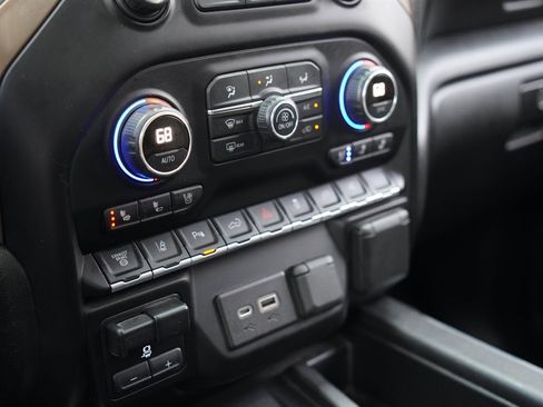 Used 2021 Chevrolet Silverado 3500 High Country w/ LPO, Hitch Package image 29