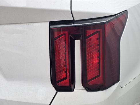 Used 2024 Kia Sorento S w/ Panoramic Sunroof Package FWD image 16