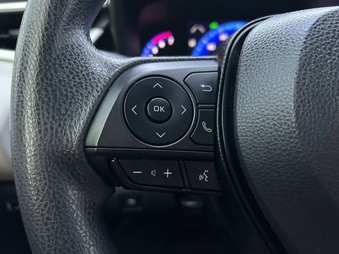 Used 2022 Toyota Corolla LE image 18