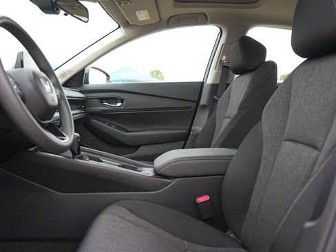 Used 2025 Honda Accord SE image 11