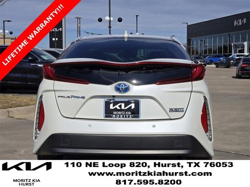 Used 2018 Toyota Prius Prime Premium image 13
