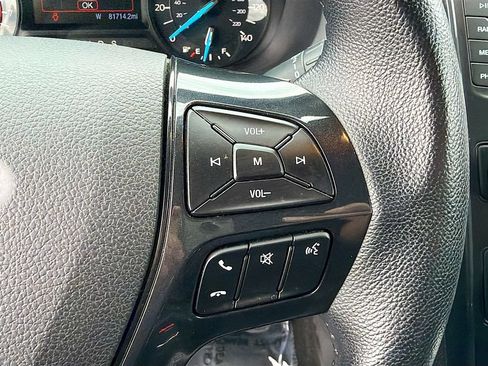 Used 2018 Ford Explorer XLT AWD/4WD image 13