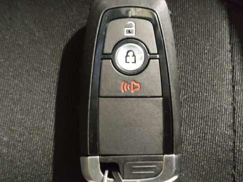 Used 2020 Ford Edge SE FWD image 32