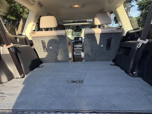 Certified 2023 Lexus GX 460 Premium w/ Accessory Package AWD/4WD image 35