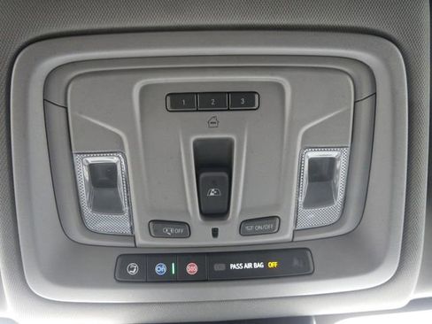 Used 2022 Chevrolet Silverado 1500 LTZ w/ Technology Package image 21