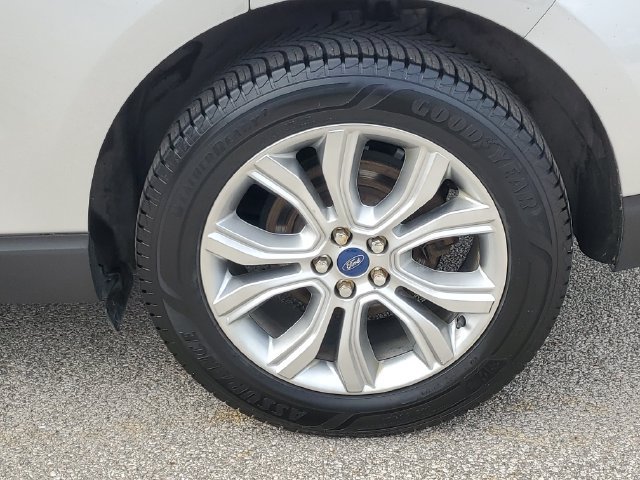 Used 2019 Ford Edge Titanium w/ Cold Weather Package AWD/4WD image 36