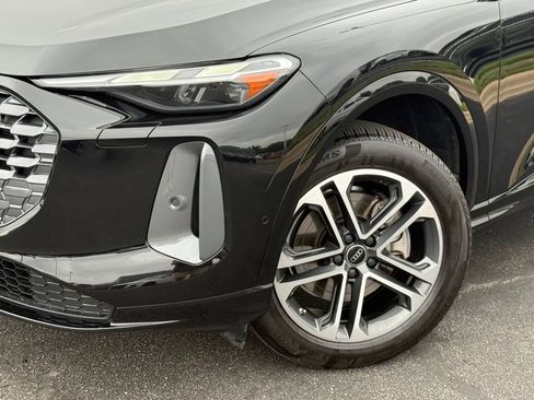 Certified 2025 Audi Q5 Premium w/ Convenience Package AWD/4WD image 5