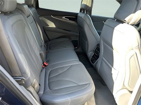 Used 2020 Lincoln Nautilus Reserve image 17