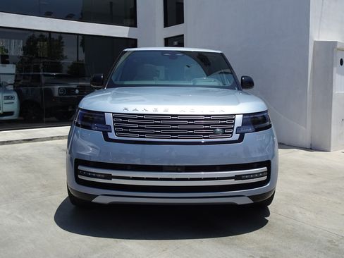 Used 2024 Land Rover Range Rover Long Wheelbase Autobiography AWD/4WD image 3