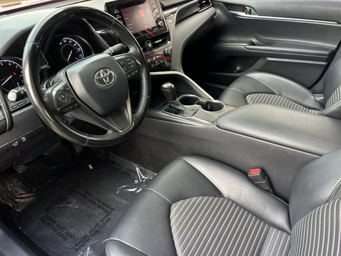 Used 2021 Toyota Camry SE FWD image 9