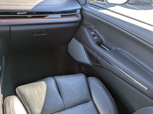 New 2025 Lincoln Navigator Black Label AWD/4WD image 17