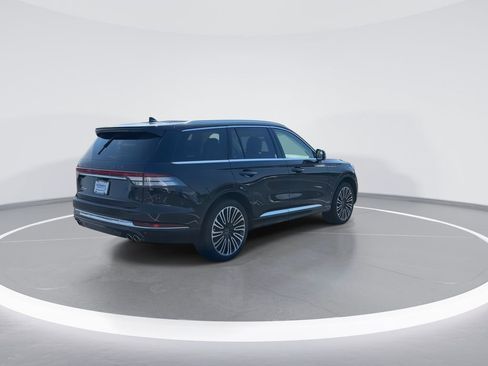 Used 2024 Lincoln Aviator Black Label AWD/4WD image 8