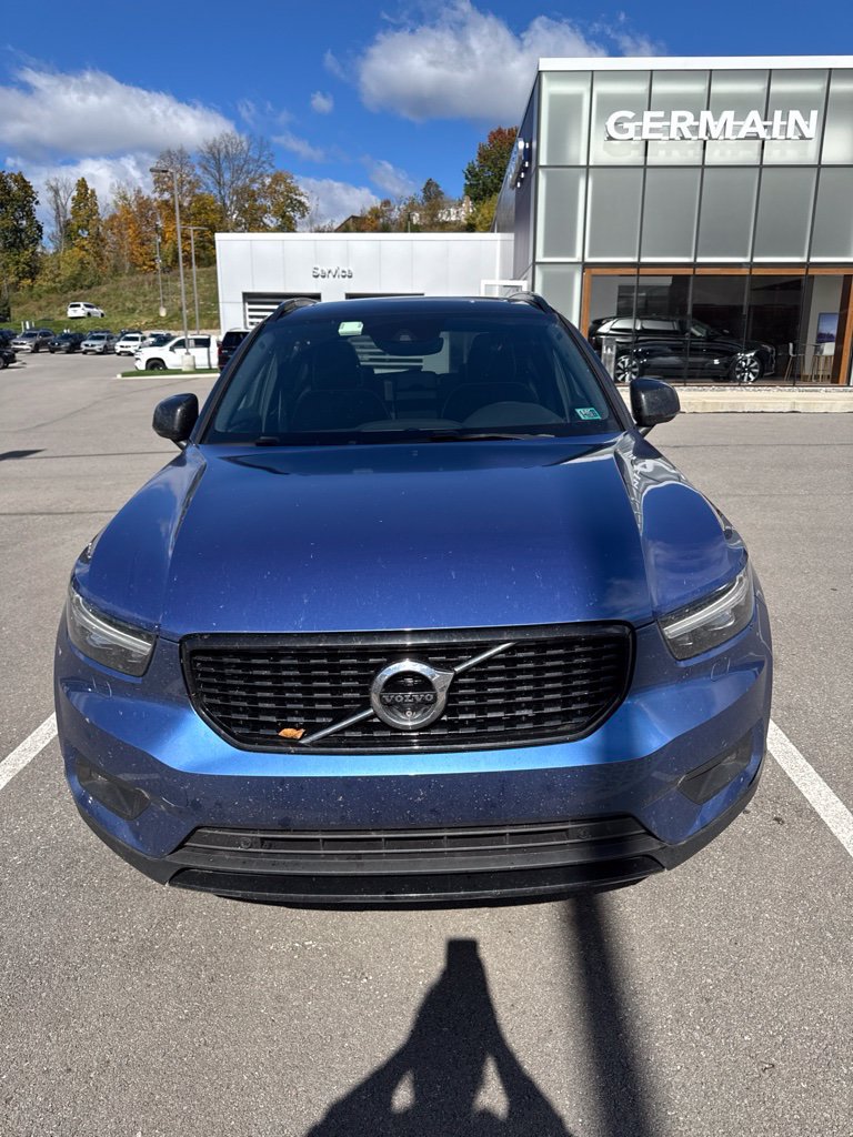 Used 2019 Volvo XC40 T5 R-Design AWD/4WD image 1