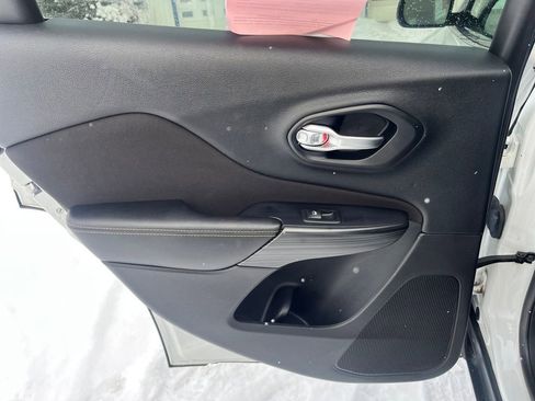 Used 2016 Jeep Cherokee Latitude image 28