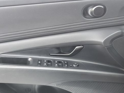 Certified 2025 Hyundai Elantra SEL FWD image 26