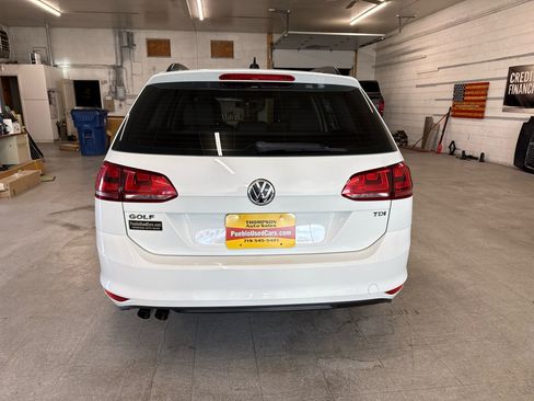 Used 2015 Volkswagen Golf TDI SE image 3
