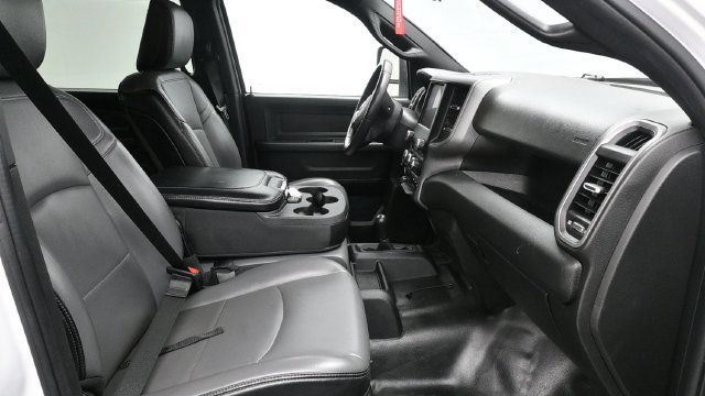 Used 2024 RAM 2500 Tradesman w/ Chrome Appearance Group AWD/4WD image 11