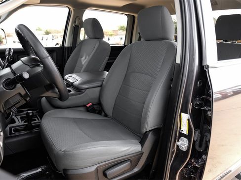 Used 2018 RAM 2500 Tradesman w/ Chrome Appearance Group image 31