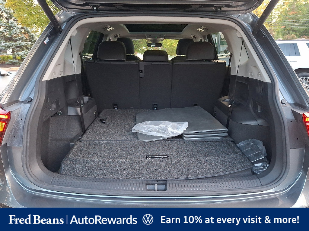 Certified 2023 Volkswagen Tiguan SE w/ Panoramic Sunroof Package FWD image 34
