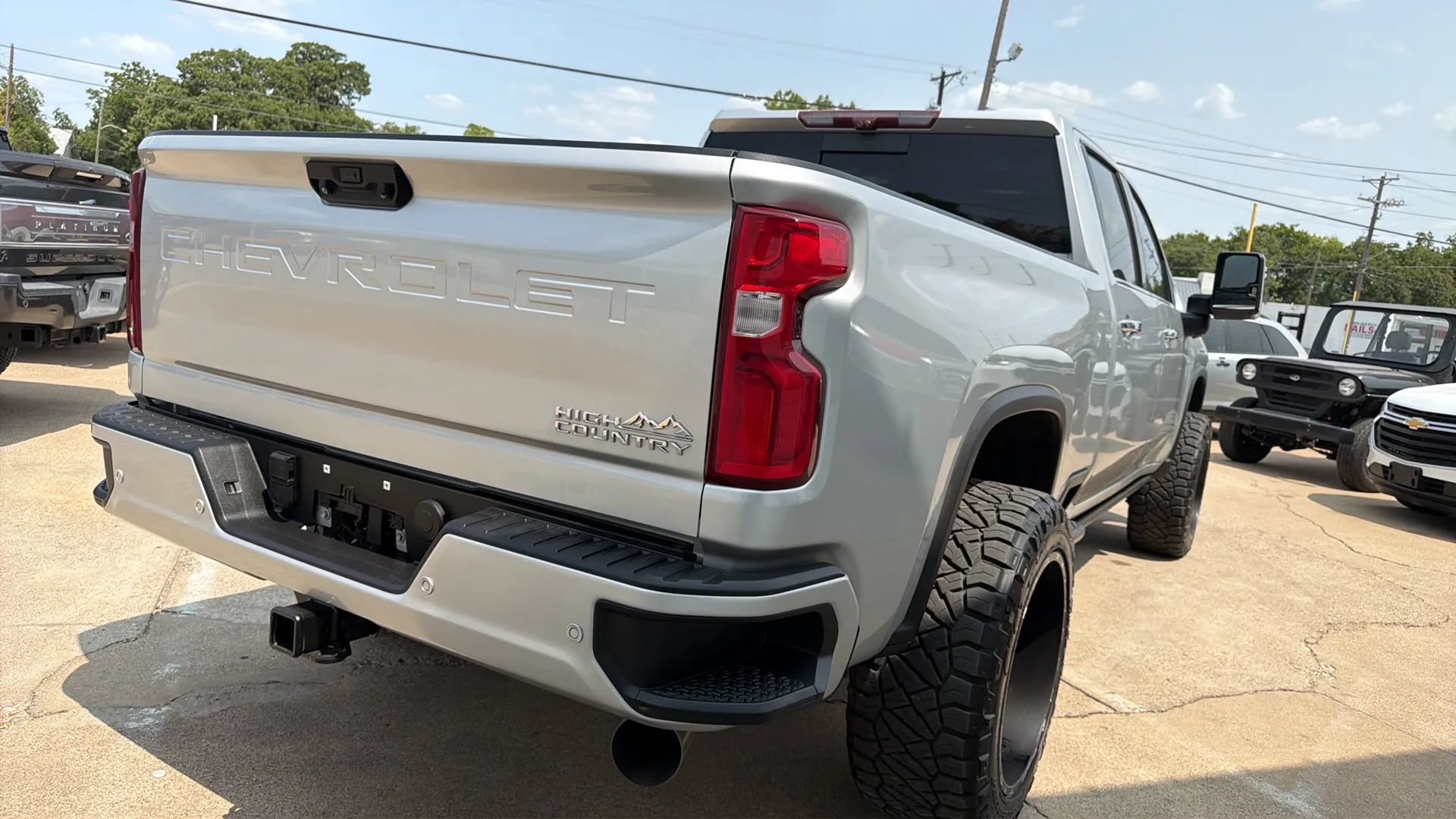 Used 2021 Chevrolet Silverado 2500 High Country w/ Z71 Off-Road Package AWD/4WD image 3