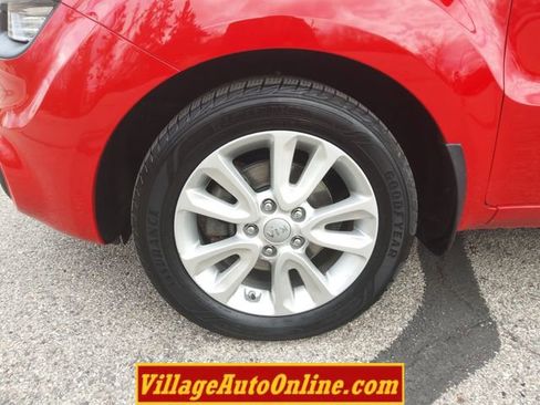 Used 2012 Kia Soul + FWD image 10