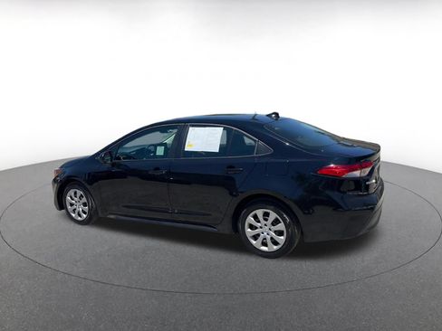Used 2025 Toyota Corolla LE FWD image 10