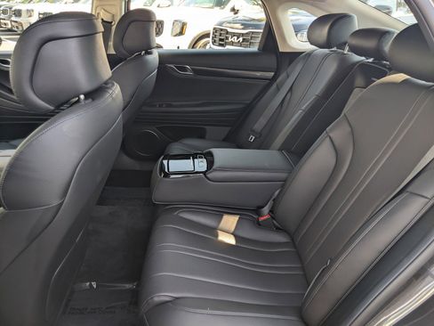 Used 2025 Genesis G80 2.5T image 10