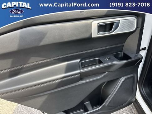Certified 2020 Ford Explorer Platinum w/ Premium Technology Package AWD/4WD image 17