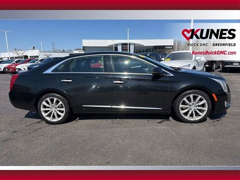 Used 2017 Cadillac XTS Luxury image 3