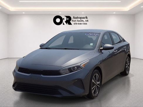Used 2024 Kia Forte LXS FWD image 2