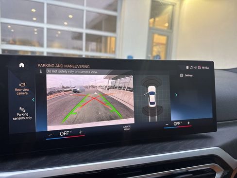 Used 2023 BMW 330i xDrive Sedan w/ Premium Package image 17