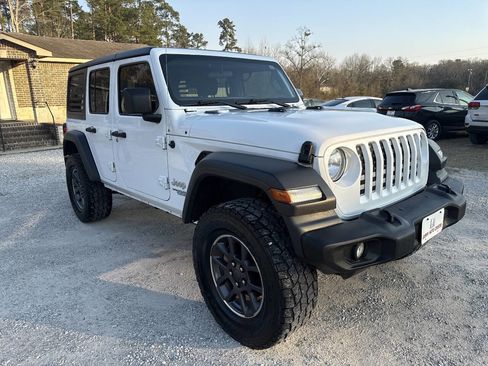 Used 2019 Jeep Wrangler Unlimited Sport image 7