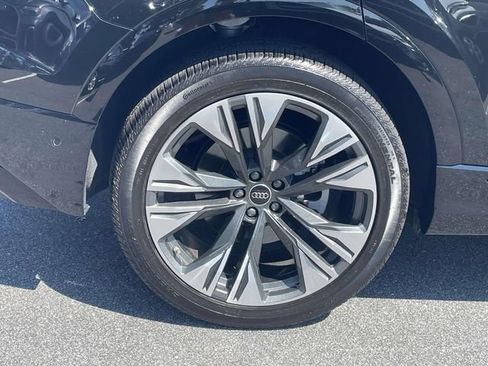 Certified 2025 Audi Q8 Prestige w/ Prestige Package AWD/4WD image 9