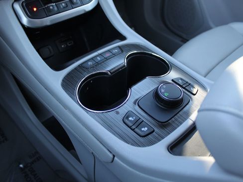 Used 2020 GMC Acadia SLT image 20