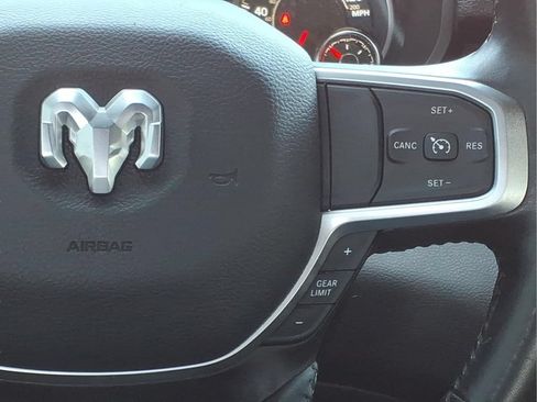 Used 2024 RAM 2500 Big Horn AWD/4WD image 11