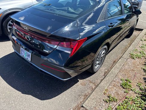 Used 2025 Hyundai Elantra SEL FWD image 3