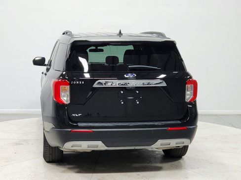 Used 2024 Ford Explorer XLT w/ Equipment Group 202A image 6