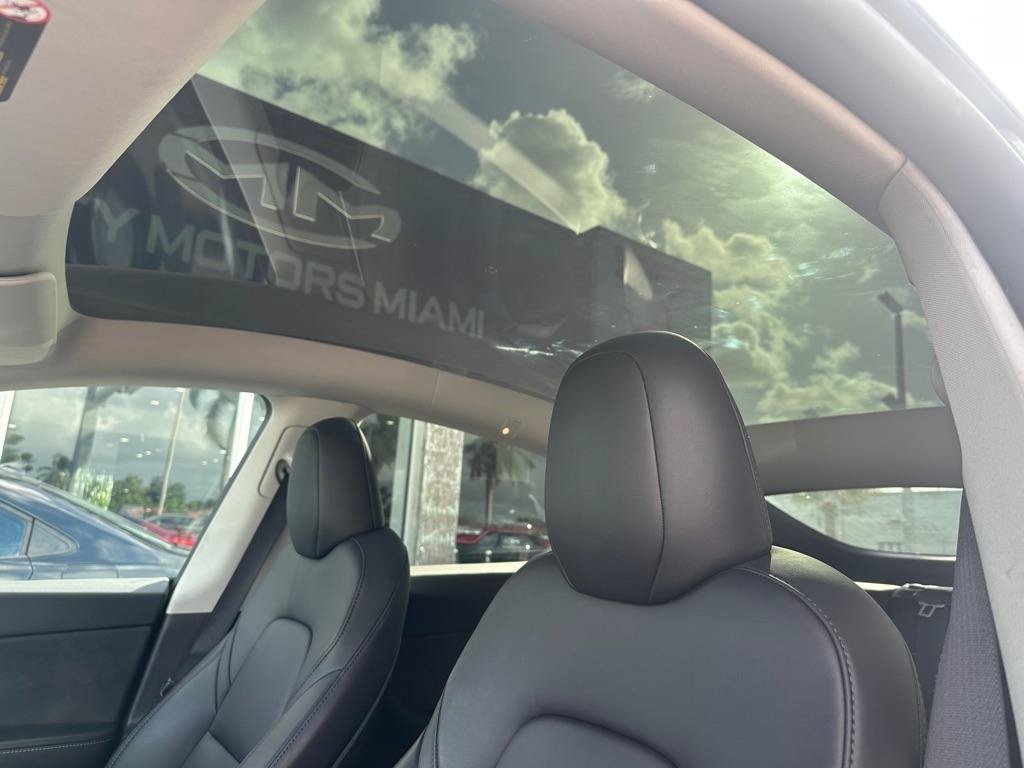 Used 2024 Tesla Model Y 2WD image 14