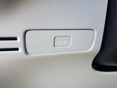 Certified 2023 Volvo XC40 B5 Plus w/ Driver Assist Package image 17