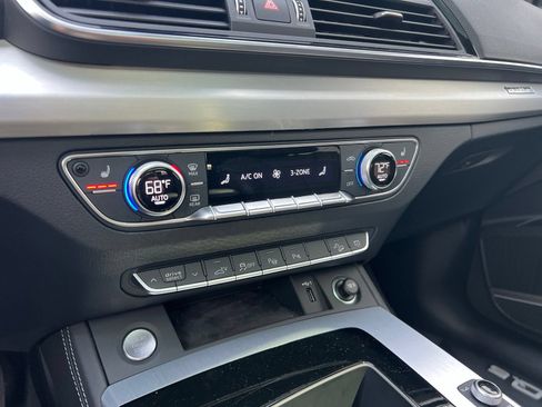 Used 2023 Audi Q5 e Prestige w/ Prestige Package AWD/4WD image 19