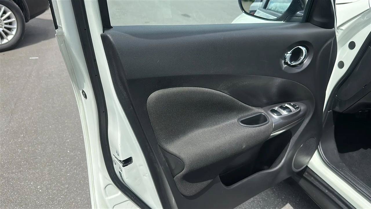 Used 2012 Nissan Juke SV AWD/4WD image 18
