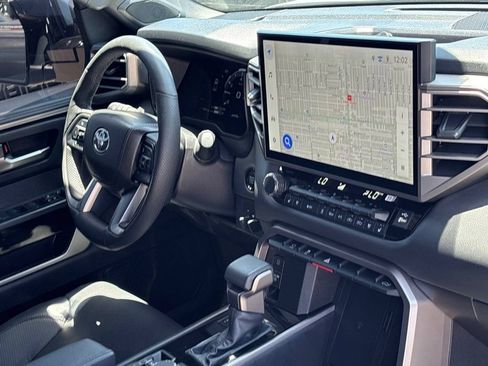 Used 2025 Toyota Tundra Limited AWD/4WD image 28